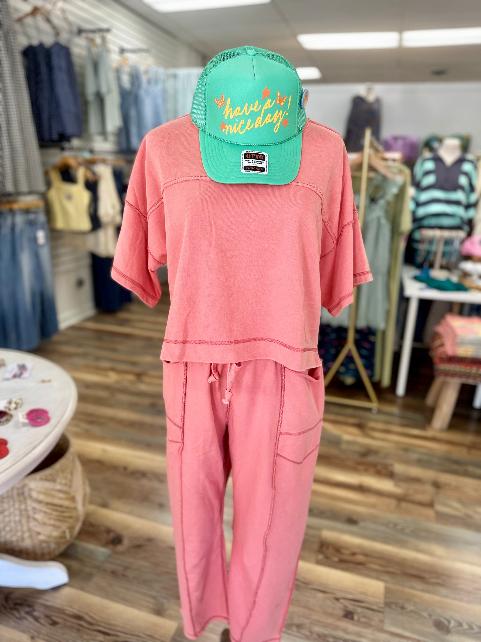 Coral Detailed Top And Pants Set