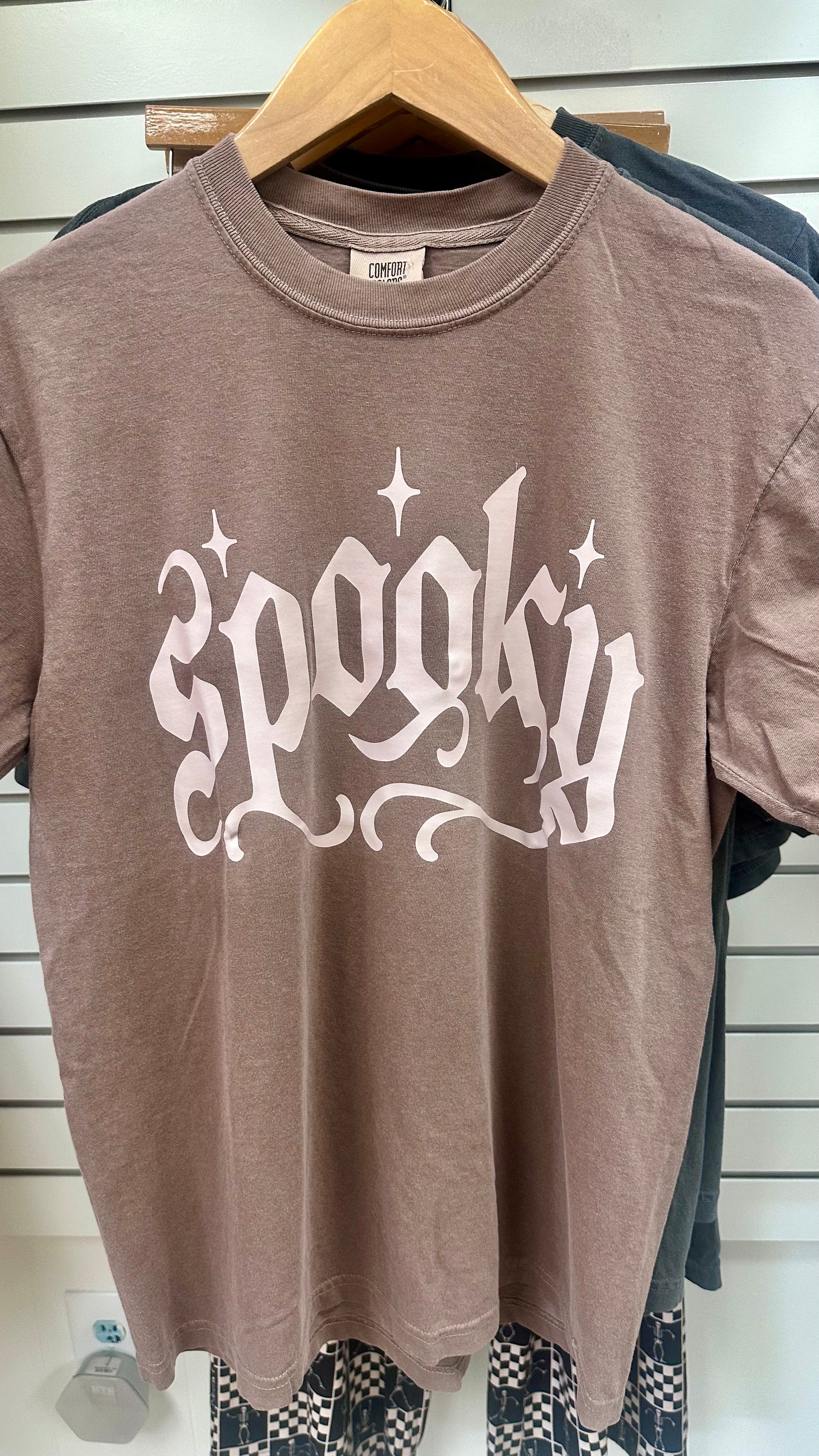 Birdie: Brown Spooky Graphic Tee